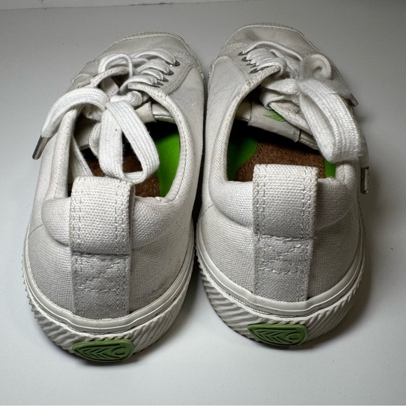 Cariuma OCA Off Canvas Sneakers white womans 8 - Picture 2 of 11